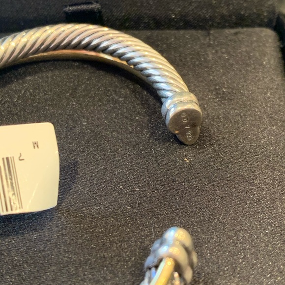 DAVID YURMAN The Crossover Cuff - Picture 7 of 9